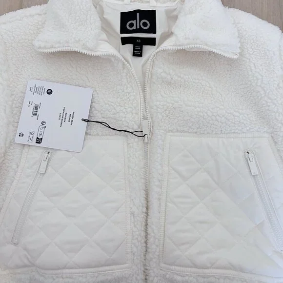 Alo Yoga Sherpa Edge Bomber